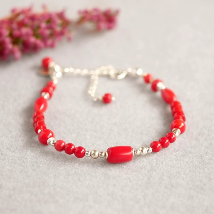 Bransoletka z czerwonego korala w srebrze
